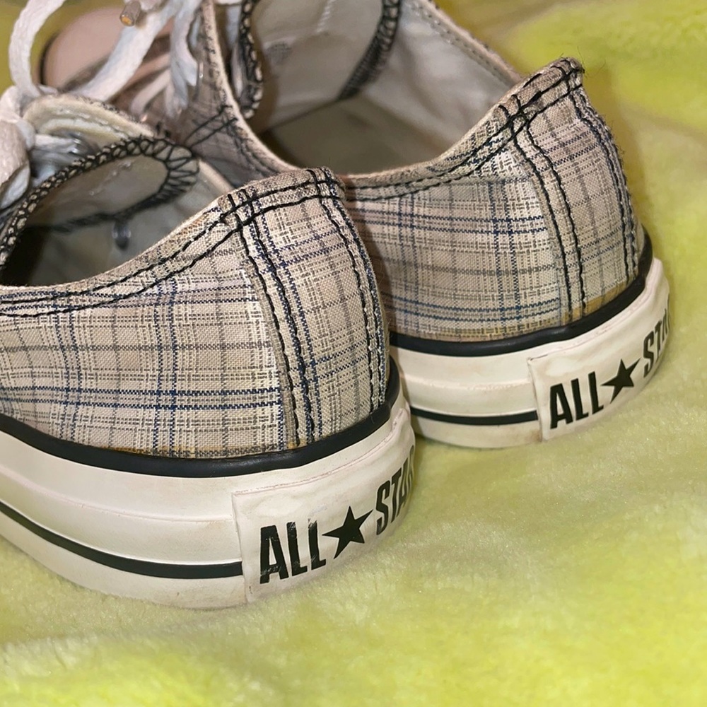 Low Cut Converse All Stars - Picture 4 of 8